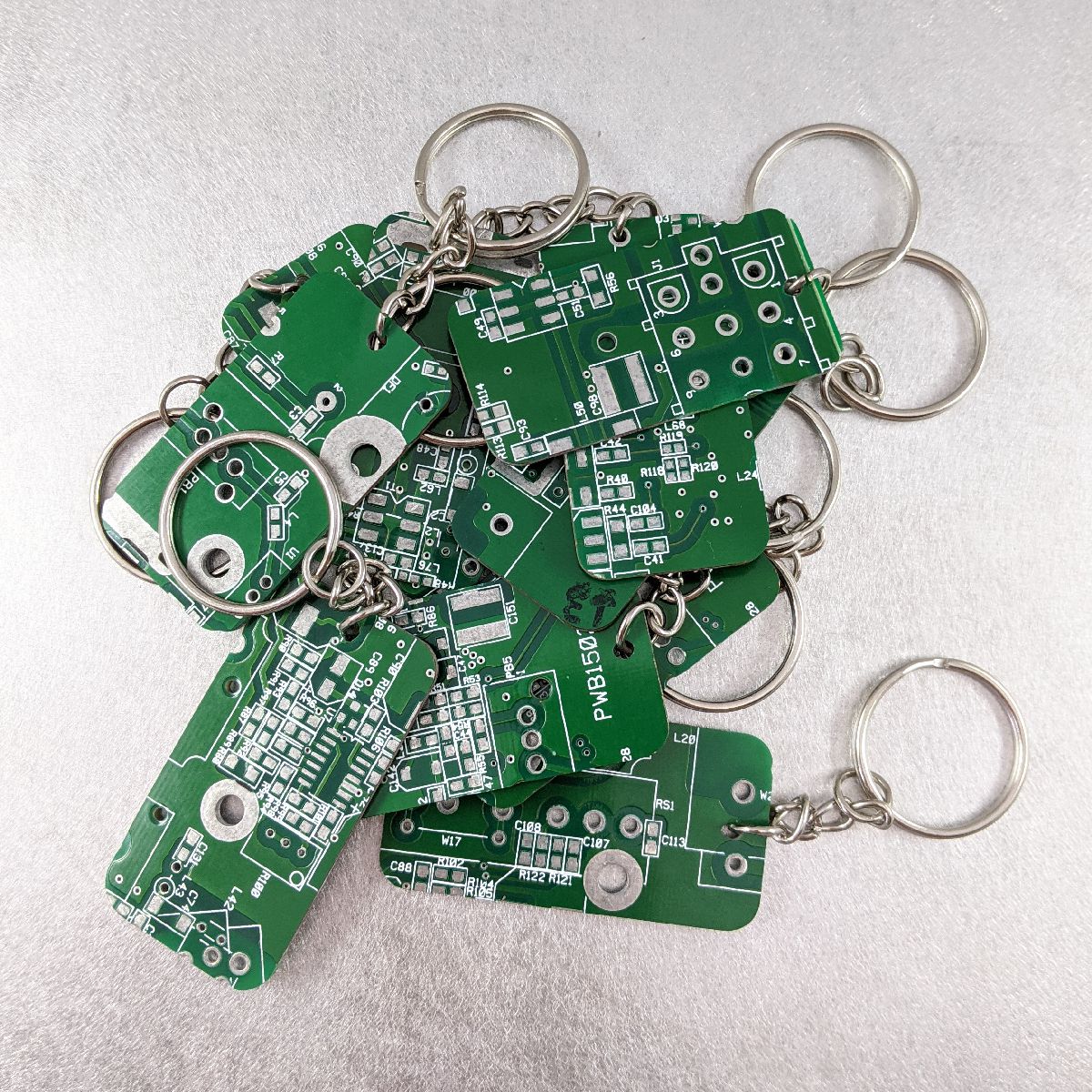 100 Keychains - TechWears Ltd
